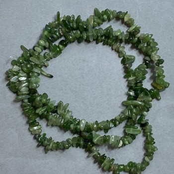 Jadeite chip beads on a long thread, diameter 6-11×1-3.5 mm, length 76 cm