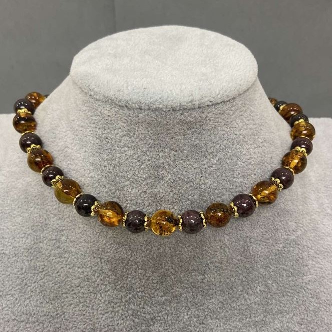 Choker Amber bead 9mm+- Garnet bead 8mm+-, length 37 cm + 5 cm extension chain