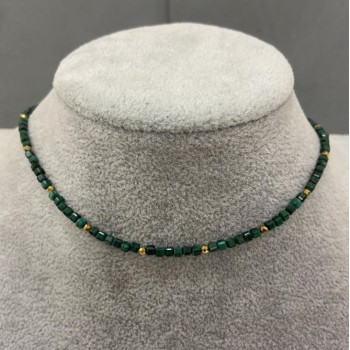 Choker with faceted malachite cubes 2x2 mm and a faceted hematite bead 2 mm; length 38 cm with a 5 cm extender chain