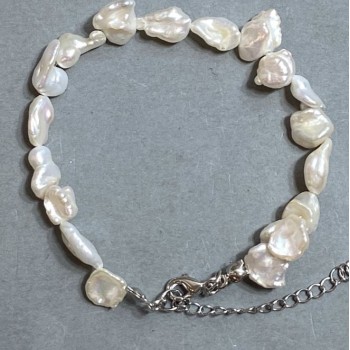 Bracelet Baroque Pearls 7-6, 5x9-13 mm +-, length 18 mm + 5 cm extender chain