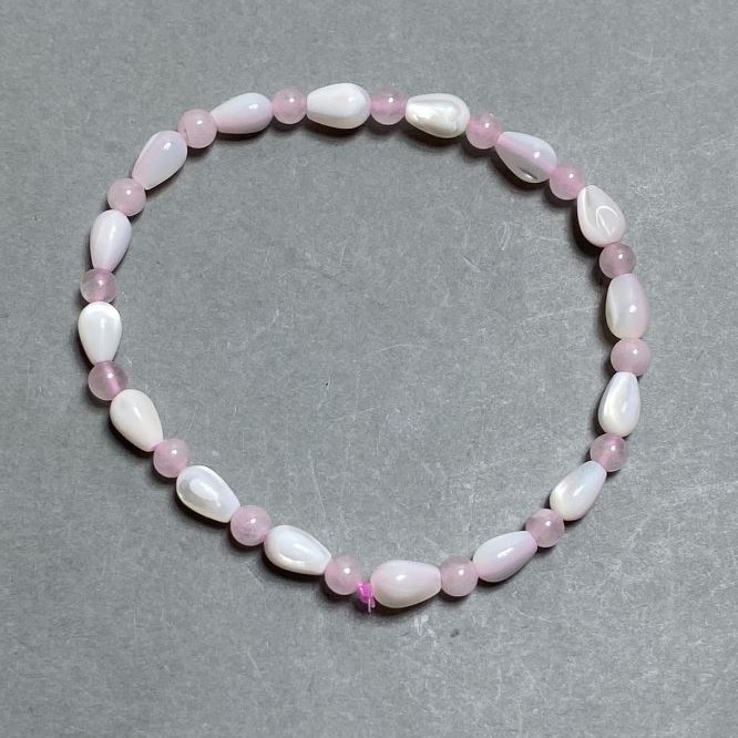 Bracelet Pink Quartz Bead 4.5mm ±, Mother-of-Pearl Drop 8x5mm ±, Length 18cm ± Stretch