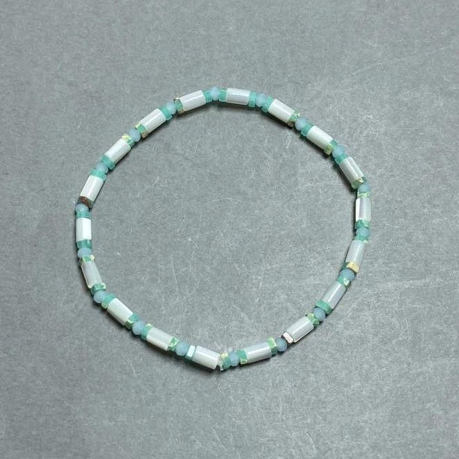 Bracelet with Mother-of-Pearl Cylinders 5x3mm +/- and Variscite Rondelles 2.5x1mm +/-; Length 18cm +/- Stretch