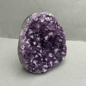Natural amethyst druzy geode souvenir stone, weight 692 g