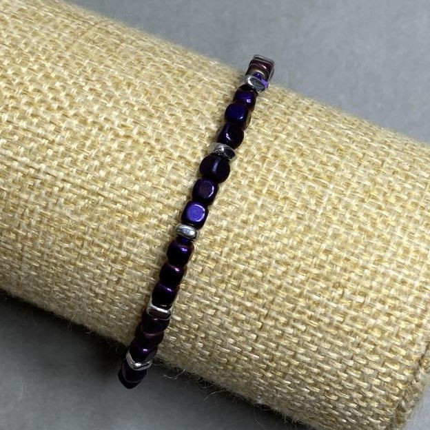 Hematite bracelet with cube beads 4 mm and rondelles 4×2 mm, 18 cm stretch