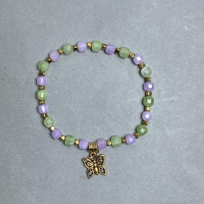 Bracelet with Lavender Amethyst and Chrysolite Olivine, Faceted Cubes 5mm +/- Hematite Cubes 3mm +/-, 18 cm Stretch