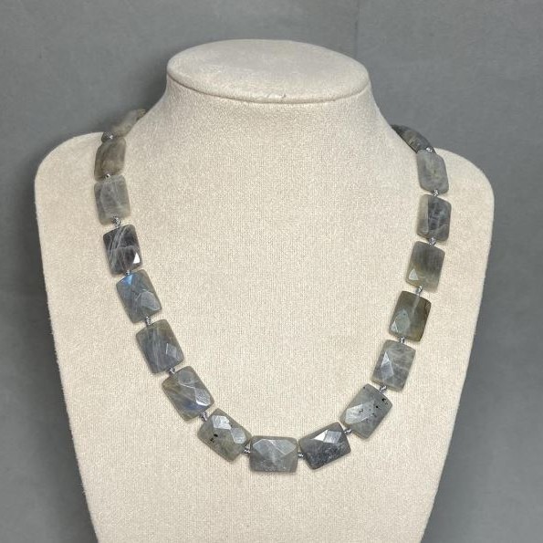 Labradorite necklace with iridescence, faceted links 16×12 mm, length 50 cm, with clasp