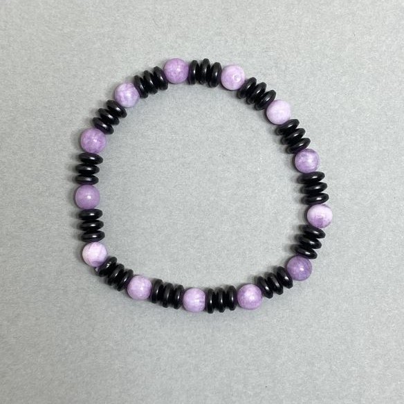 Bracelet with 6 mm amethyst beads and 6×2 mm hematite rondelles, length 18 cm stretch