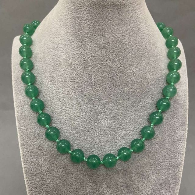 Jade Necklace with Smooth Beads, 10 mm Diameter, 45 cm Length ± with Clasp