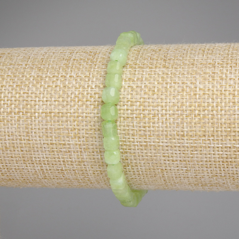 Bracelet Chrysolite Olivine - Faceted Cube, 5x5 mm, 18 cm length, stretchy band