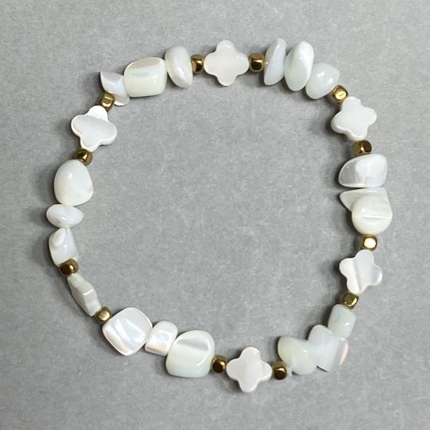 Bracelet with Mother-of-Pearl and Hematite 89-, 5x3-5mm, cross 8mm, Hematite cube 3mm, 18 cm stretch