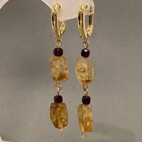 Earrings Citrine with multi-faceted shapes 10-12x8 mm, Garnet cubes 4 mm, length 62 mm