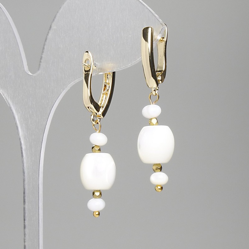 Earrings with Mother-of-Pearl, barrel-shaped 10x9, 5 mm; rondelle 5x3 mm; hematite faceted 2 mm; length 42 mm