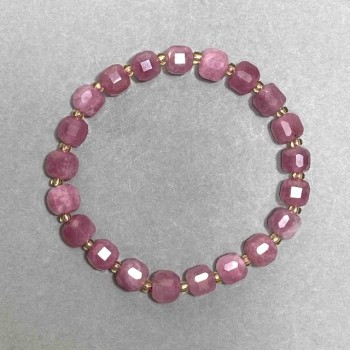 Tourmaline bracelet with faceted cubes 7×7 mm and 3 mm seed beads, 18 cm stretch