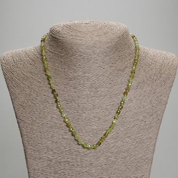 Grossular Garnet Faceted Cube Necklace, 4x4 mm, approx. 45 mm length, with clasp