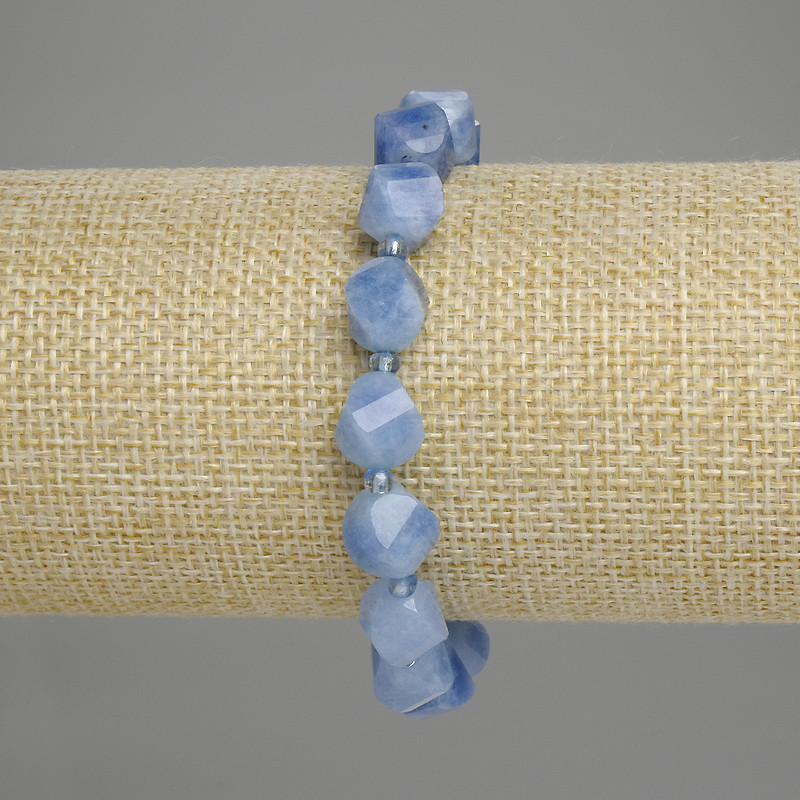 Aquamarine Bracelet with Faceted Diamond-Shaped Beads 10×8 mm, 3 mm Seed Beads, Length 18 cm