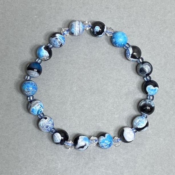 Agate bead bracelet with 8mm beads, 5mm and 3mm seed beads, 18 cm length, elastic