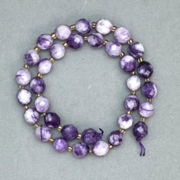 Sugilite Beads, Faceted Diamond Shape, 9.5×8.5 mm, 3 mm seed beads, length about 38 cm on thread