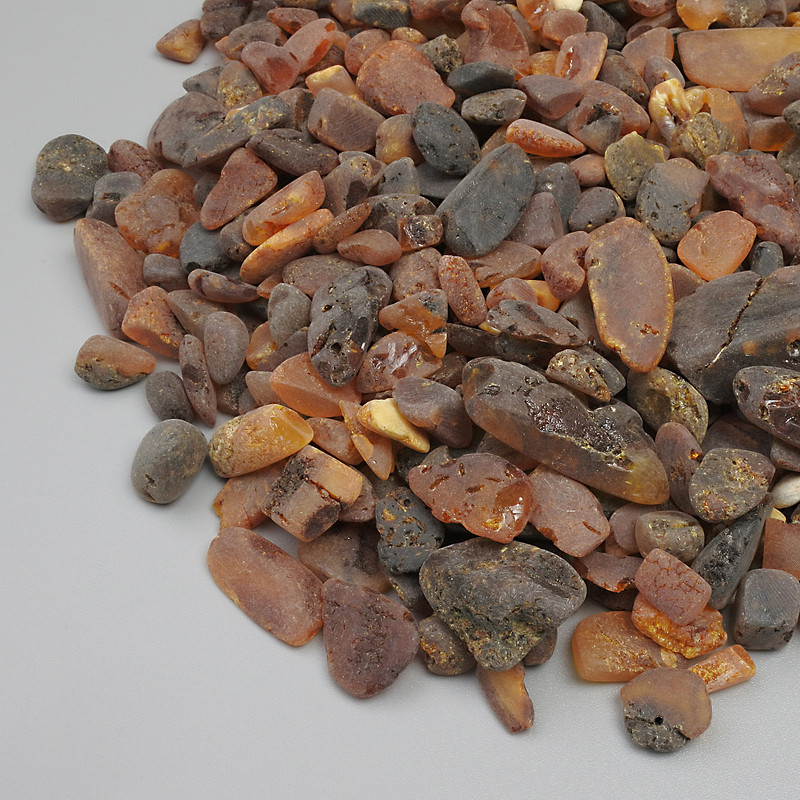 Natural Amber Chips, Undrilled, 5–20×3–15 mm ± (per 100 g ±)