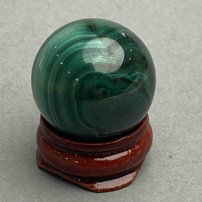 Malachite souvenir sphere, 25 mm diameter, weight 37 g