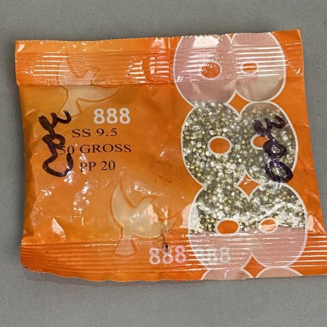 White rhinestones, 2 mm diameter, pack of 90 g (±)