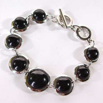 Clearance. Agate bracelet with a smooth bezel, round stones of 20, 16, and 15 mm; length 18–21 cm