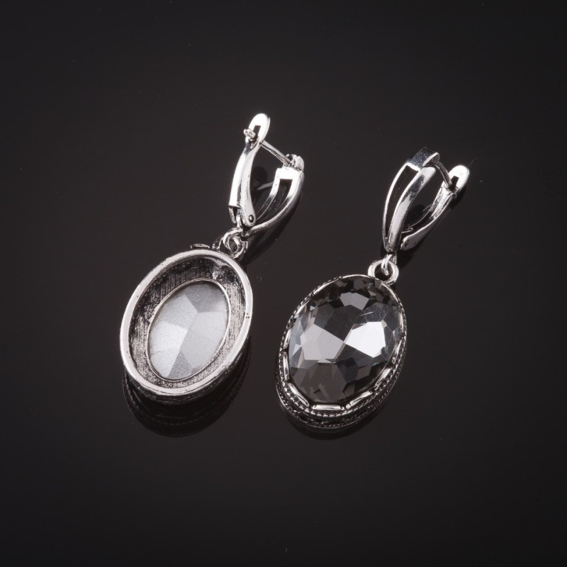 Earrings with gray crystals in a 'tooth' setting, oval stone 2 x 1.6 cm, length 4 cm