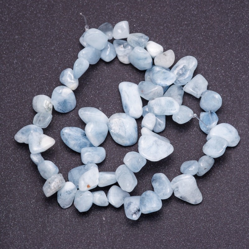 Aquamarine teardrop beads 'Butterfly', diameter 7–14 mm (+/-) thread length 39 cm