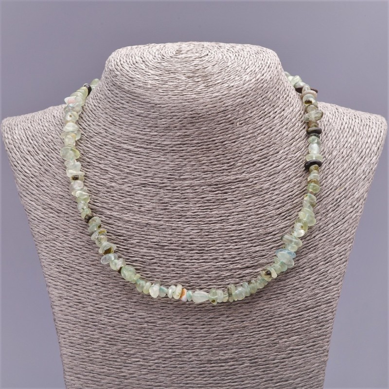 Prehnite necklace - faceted crossbar, 8 mm diameter (+-), 47 cm length