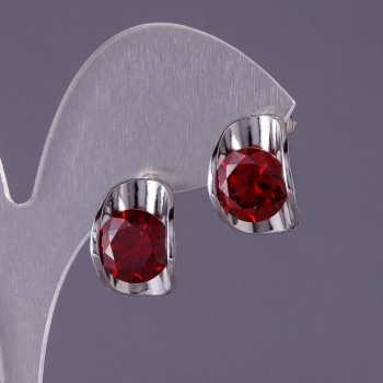 Oval-shaped 12x16 mm red crystals earrings