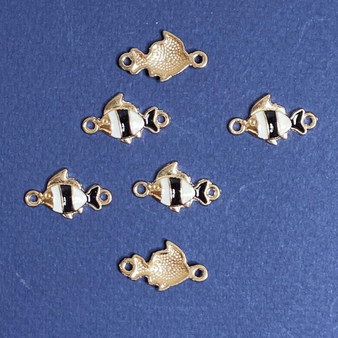 Discount! Fish Connector with Black Enamel 22×13mm Finish 6 pcs Yellow Metal