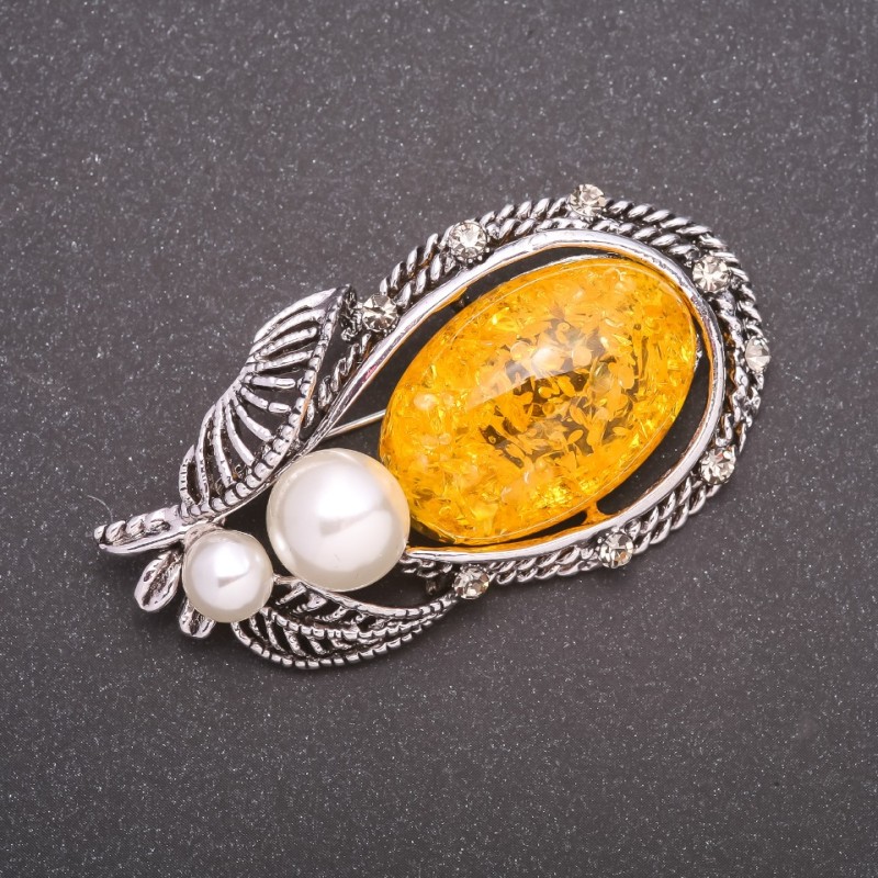 Amber-Colored Brooch (Imitation) Gray Metal 62x35mm