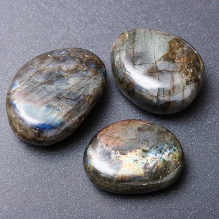 SALE: Labradorite Natural Stone Souvenir - price per 100 g 53-85x40-53 mm +/- assorted sizes