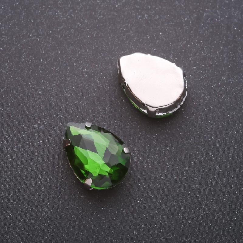Price per unit / 10 pcs. Green drop-shaped sew-on crystal on a metal shaft 13x18mm
