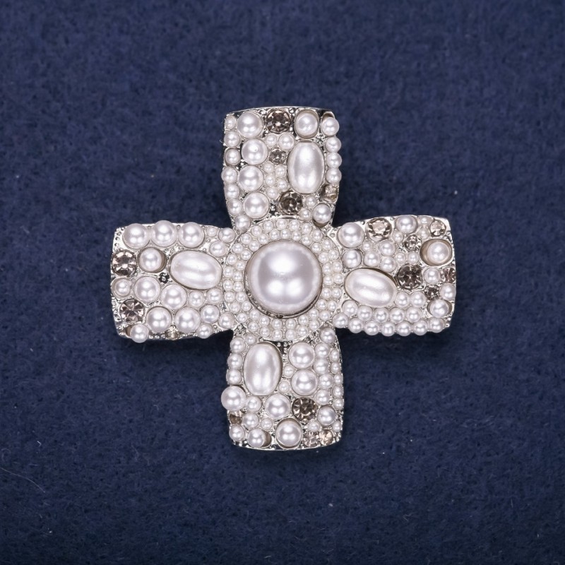 Brooch 'Order of Beauty' Pearl Cross White 47x46 mm Silvery Metal