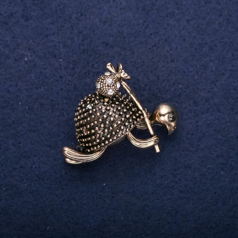 Brooch: Turtle with a Knot, White Rhinestones, 30x30 mm, Yellow Metal