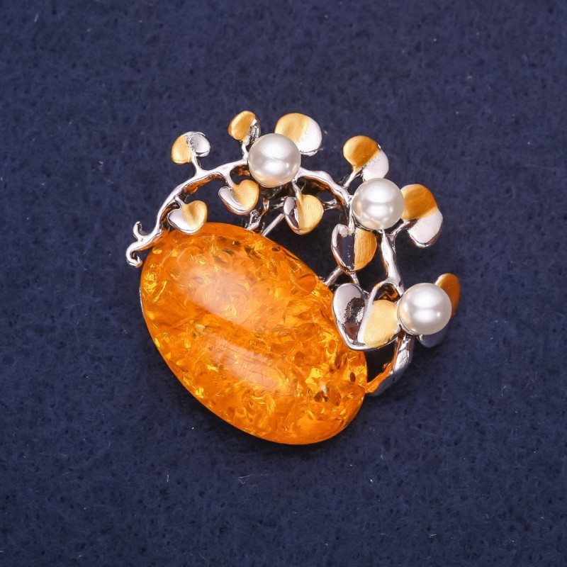 Brooch 'Amber Fruit' (imitation) with yellow and white stone, 38x37mm, silvery metal