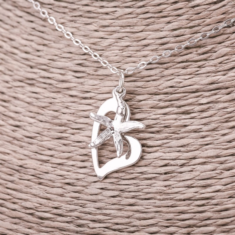 Heart-shaped pendant on chain, white crystal stones, diameter 23×13 mm, chain length 45–50 cm, silver-tone metal