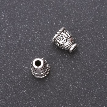 Bead cap for beads 9×7×4 mm, inner diameter 2.5–4 mm, packaging 20 g (24 +/- pcs). Color: silver metal