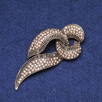 Discount! Bow Brooch with Crystals in Gold-Tone Metal 38x80mm