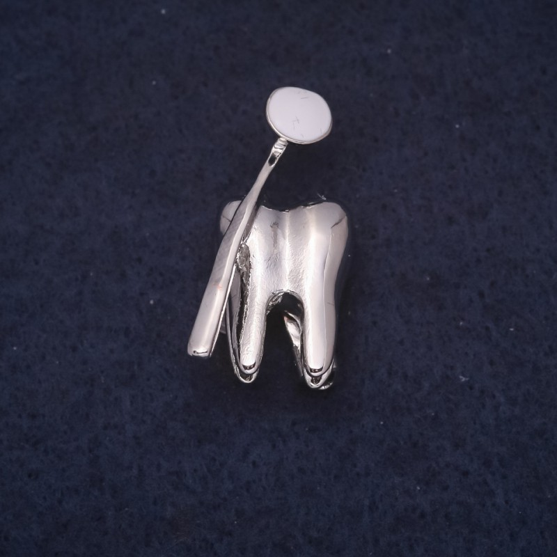 Tooth Brooch 18×31 mm enamel, white, silver-tone metal