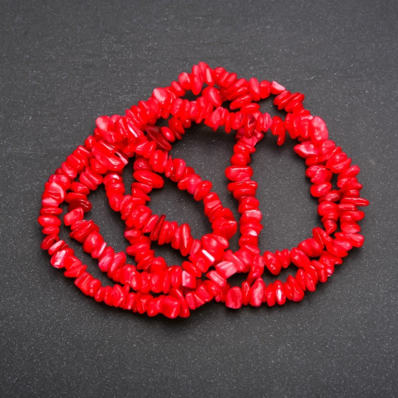 Beads on beading thread, tinted mother-of-pearl chips, diameter 5-10×2-4 mm, length 80 cm