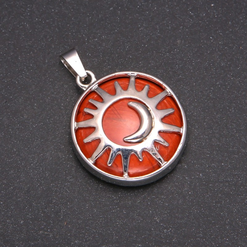 Pendant with natural red jasper in a 'Sun' bezel, diameter 27mm