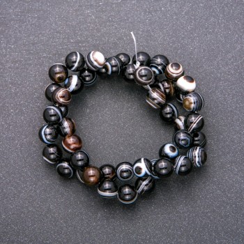 Agate Beads on Thread — Smooth Round Beads, Diameter 10 (+/-) mm, Length 38 cm