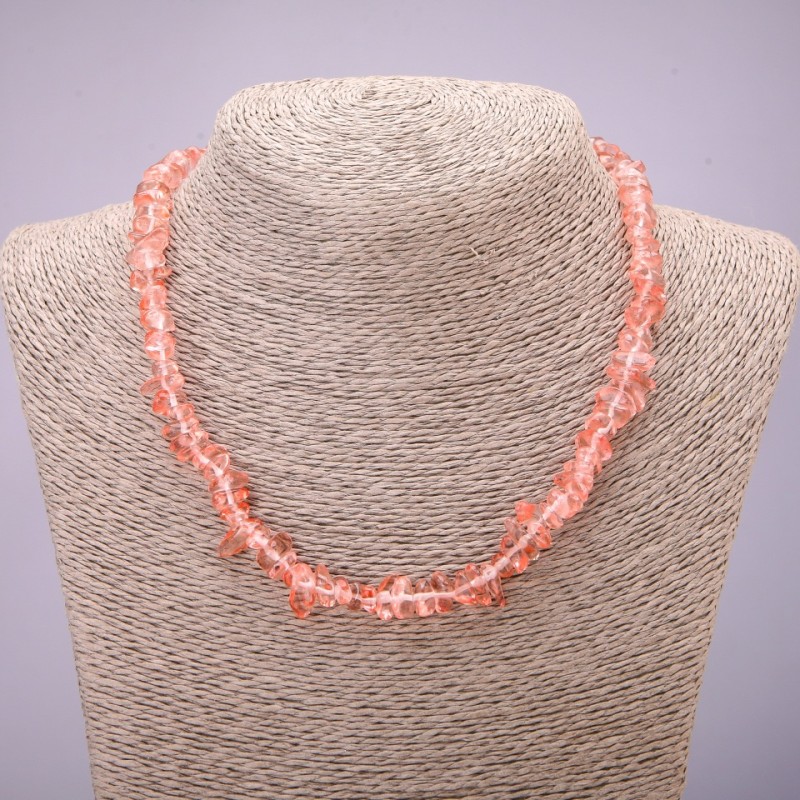Necklace of tinted rock crystal chips, natural stone, approximately 8 mm in diameter, length 45–50 cm with extension chain