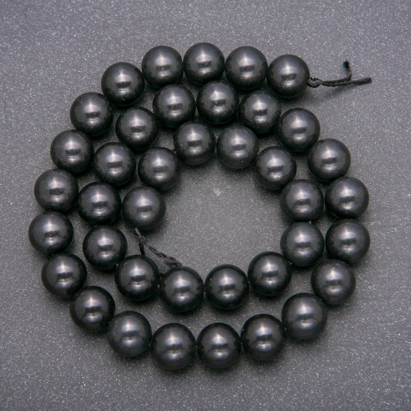 Beads on a thread of natural Shungite, smooth round beads, diameter 10 mm, length 38 cm