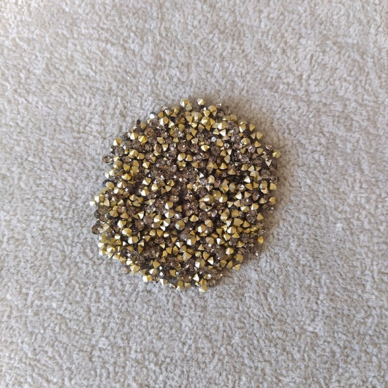 Gray Rhinestones, 3.5 mm diameter (±) per pack / 4 g (±)