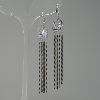 Earrings with silver-toned metal and white crystals and chains 'Black Gold', length 85 mm