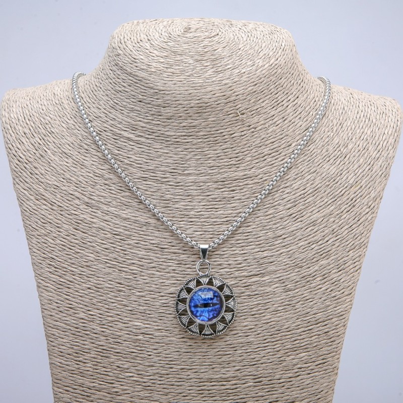 Pendant 'Dragon's Eye' in bezel 42x30 mm on chain, length 70 cm, silver-tone metal