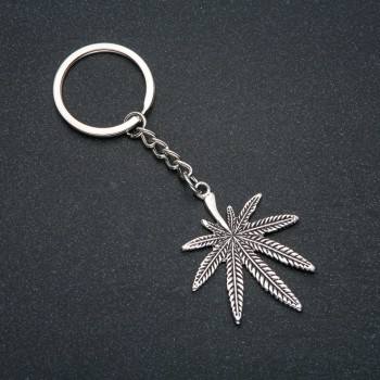 Keychain 'Leaf', diameter 37x48 mm, length 10 cm, silver-colored metal