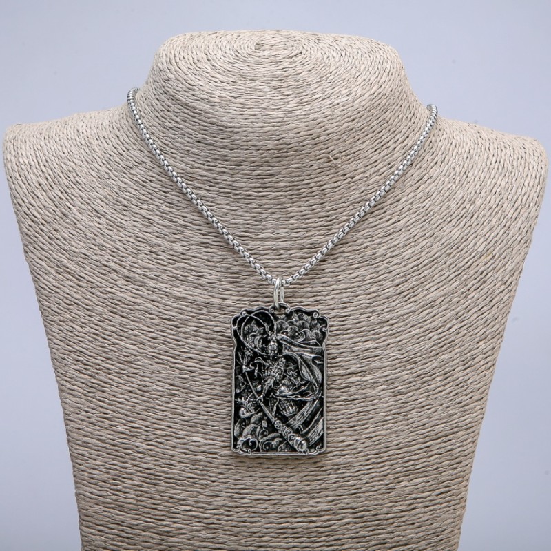 Pendant "Samurai" 62x35mm on a chain, length 70 cm +/- silver-colored metal